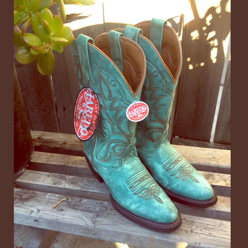 trendy cowgirl boots